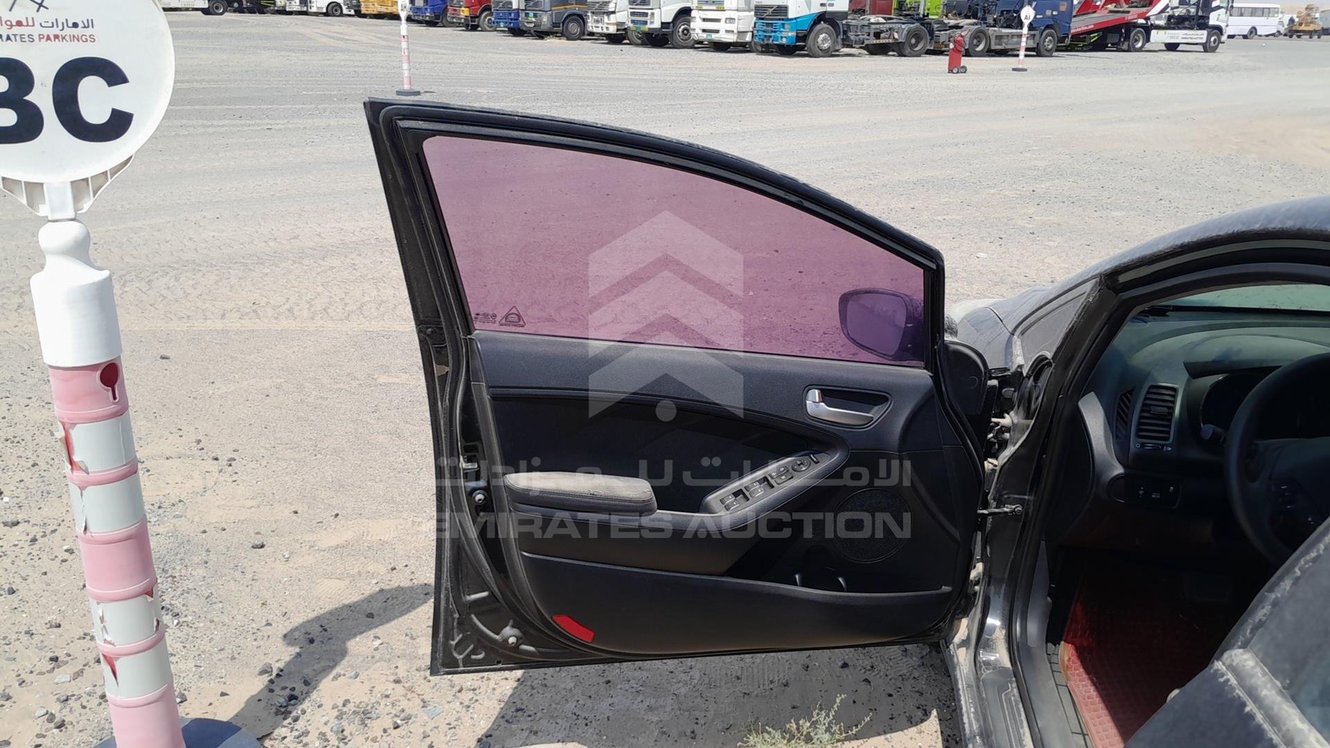 2013 KIA CERATO VIN: KNAFJ412BDA044067