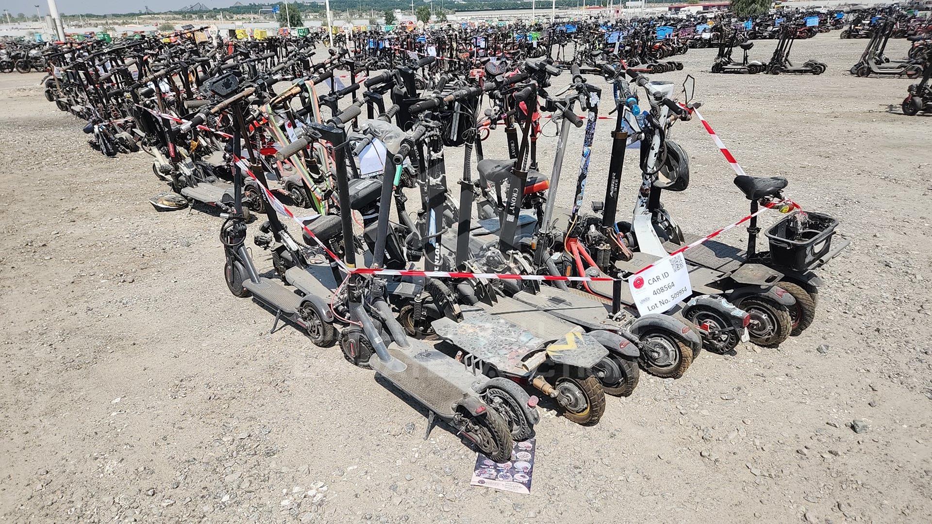 0 UNDEFINED 20 ELECTRIC SCOOTER VIN: YY01LY01240402368