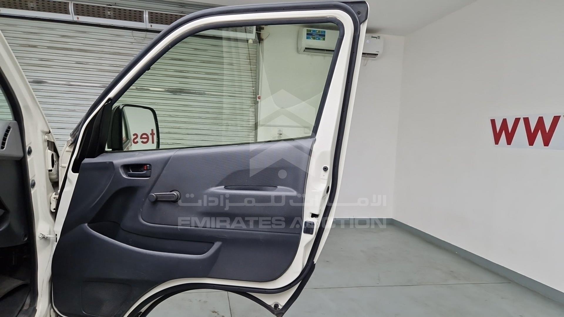 2013 TOYOTA HIACE VIN: JTGSX22P4D6139273