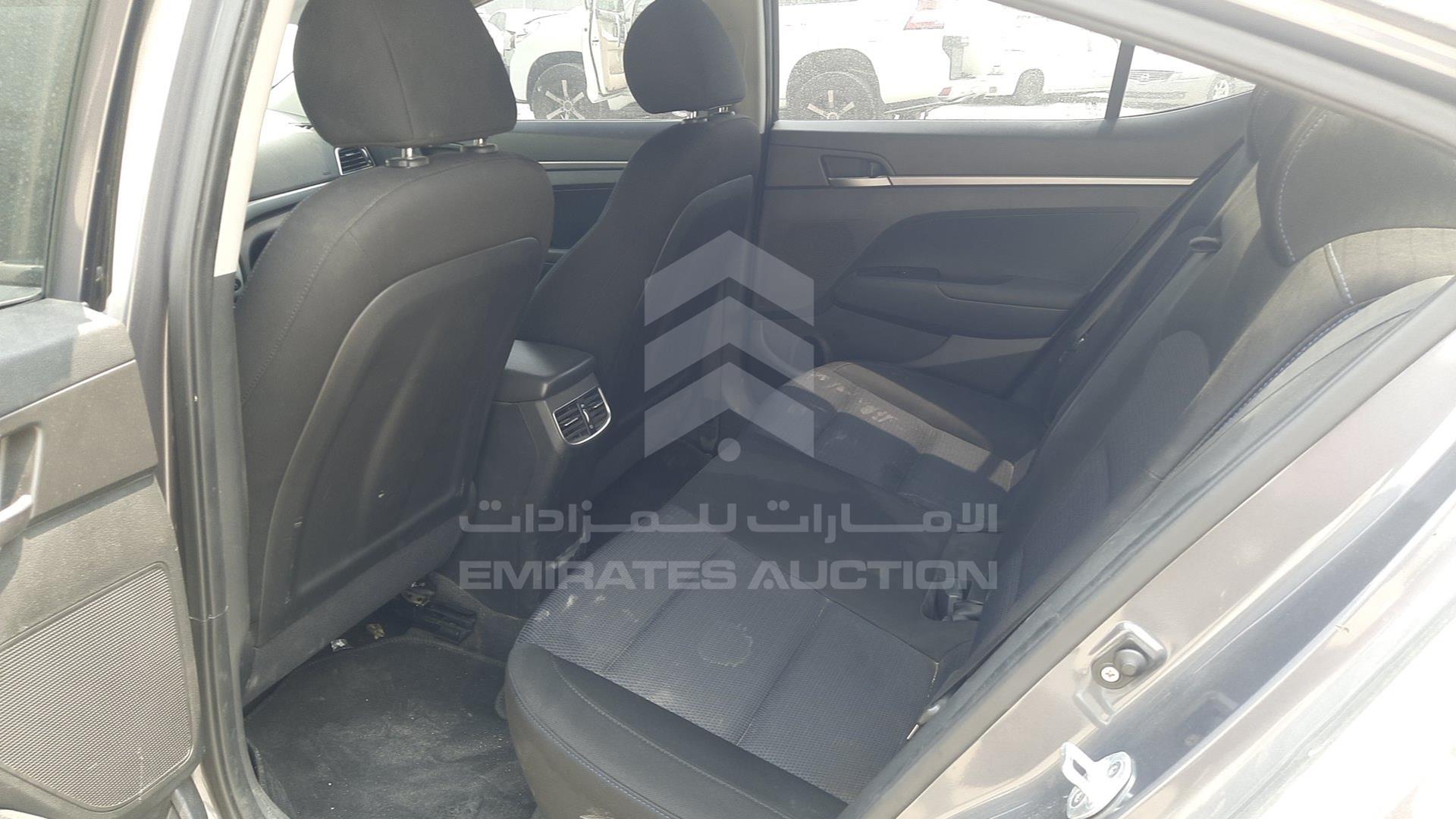 2017 HYUNDAI ELANTRA VIN: KMHD741C5HU128330