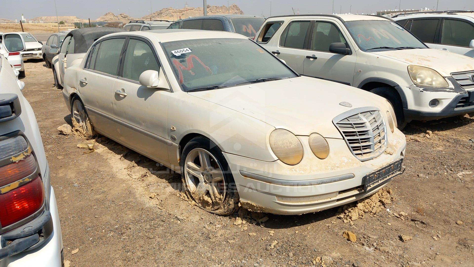 2004 KIA OPIRUS VIN: KNALD224445028628