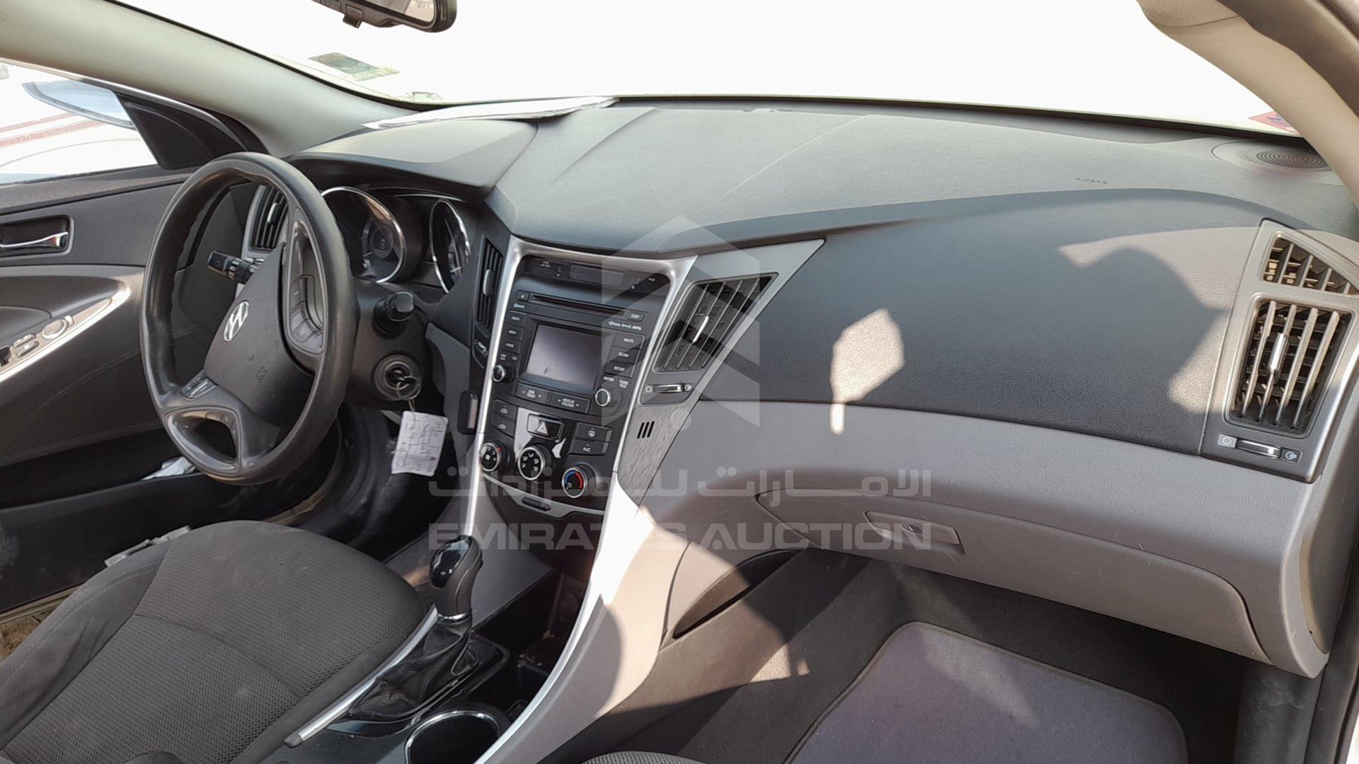 2014 HYUNDAI SONATA VIN: 5NPEB4AC4EH819250