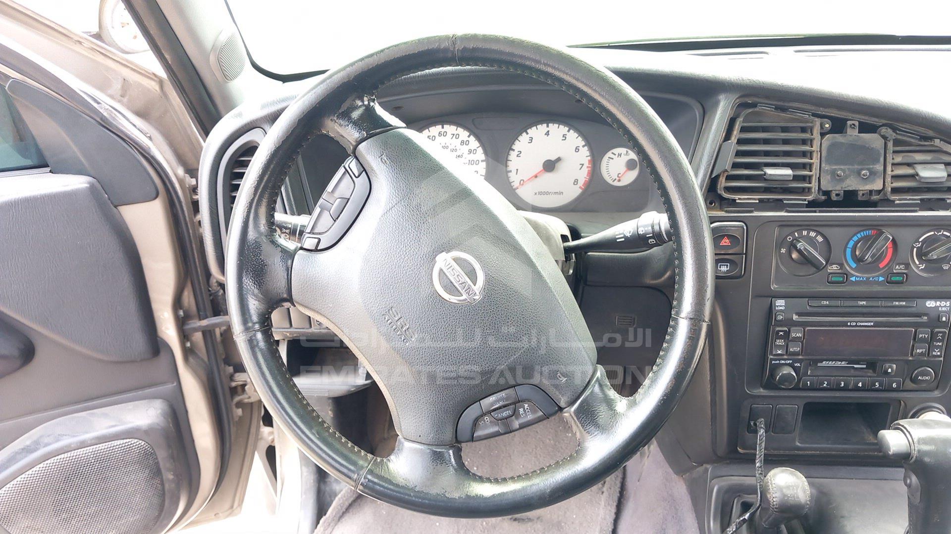 2002 NISSAN PATHFINDER VIN: JN8DR09Y52W705302