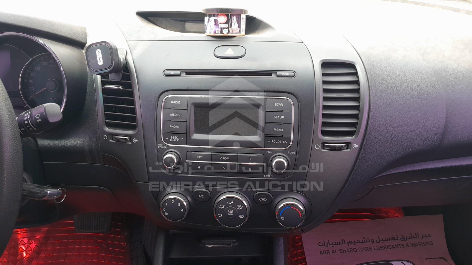 2013 KIA CERATO VIN: KNAFJ412BDA044067