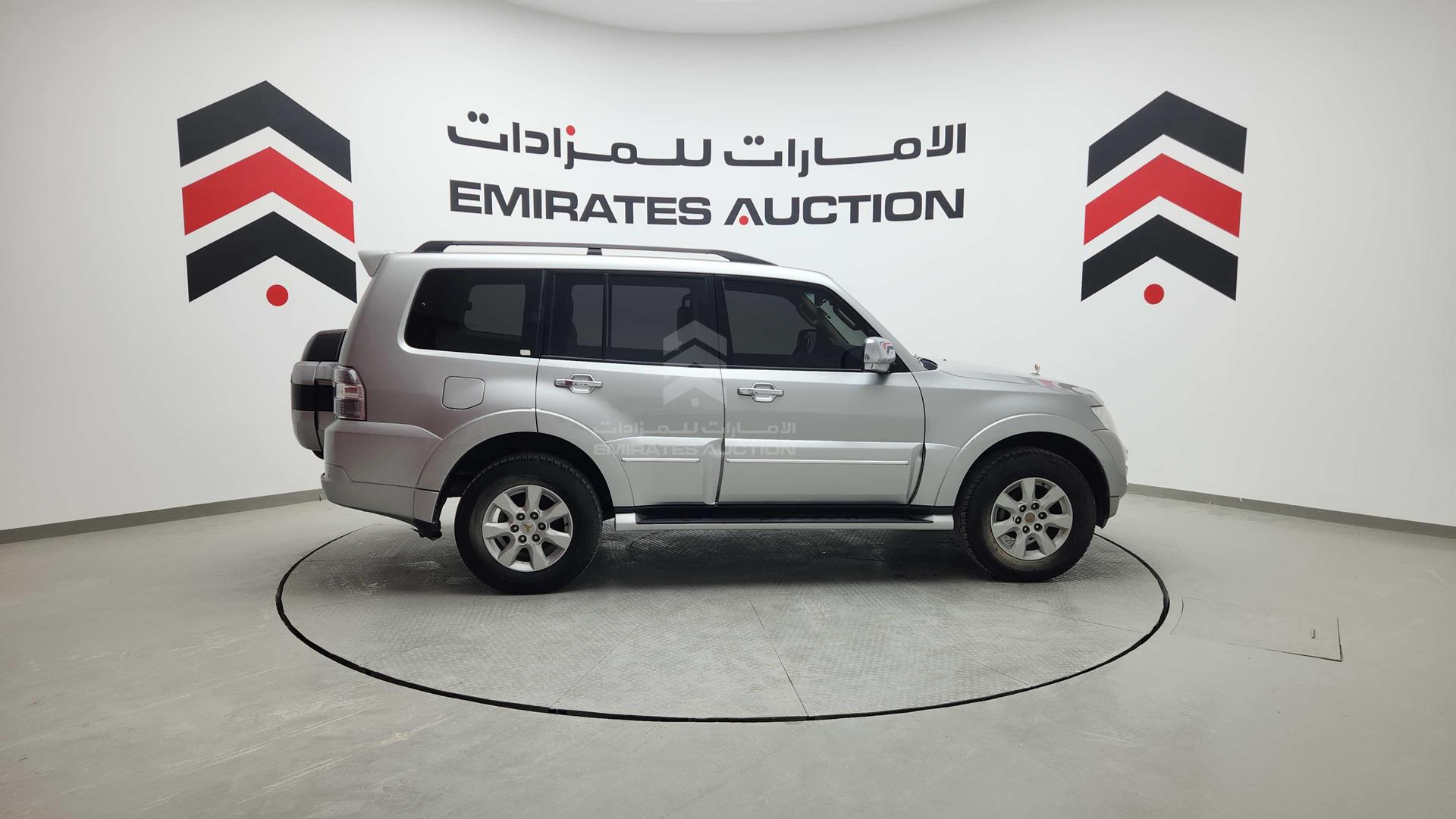2020 MITSUBISHI PAJERO VIN: JE4MR62M7LJ713055