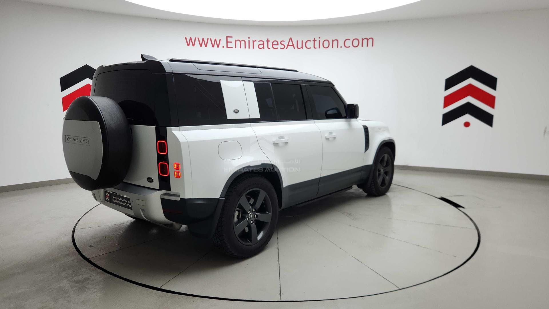 2021 LAND ROVER DEFENDER VIN: SALEA7BU2M2035119