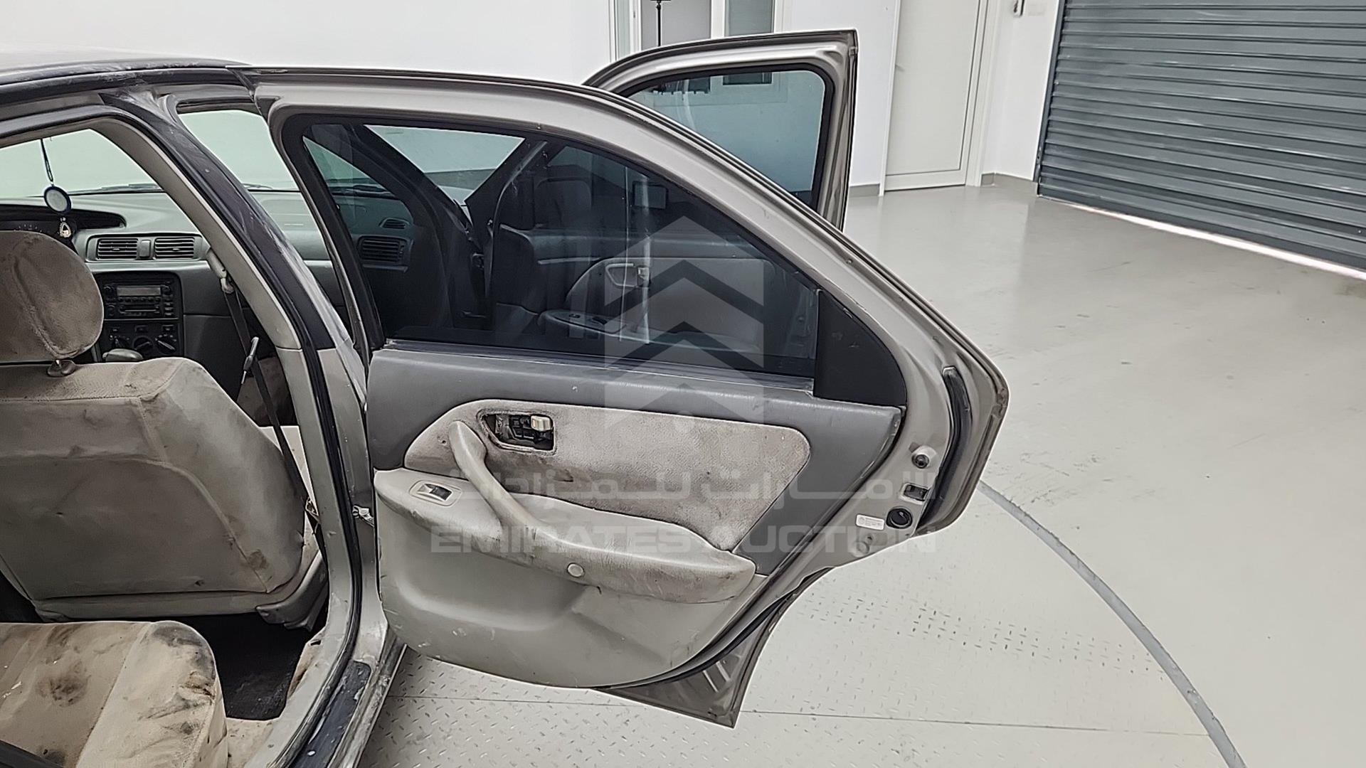 2001 TOYOTA CAMRY VIN: 4T1BG22K61U082286