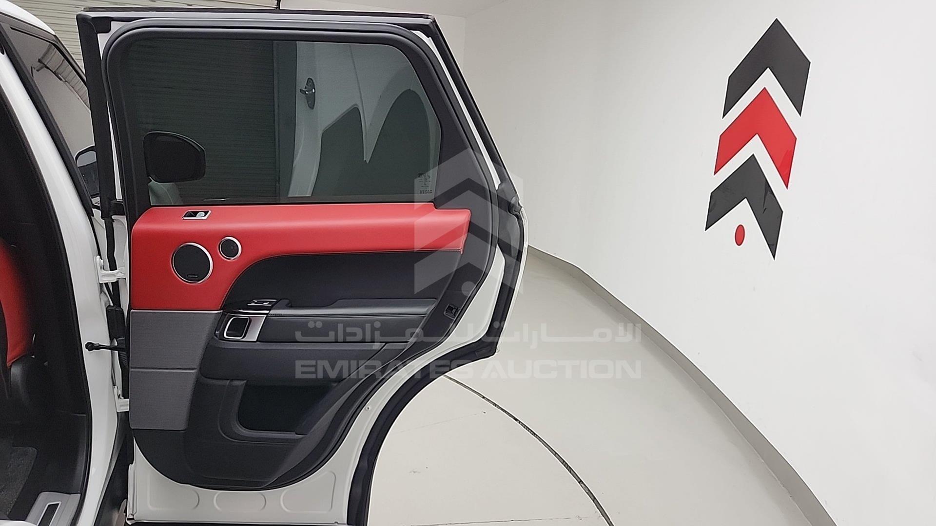2018 RANGE ROVER SPORT VIN: SALWA2BE9JA182409