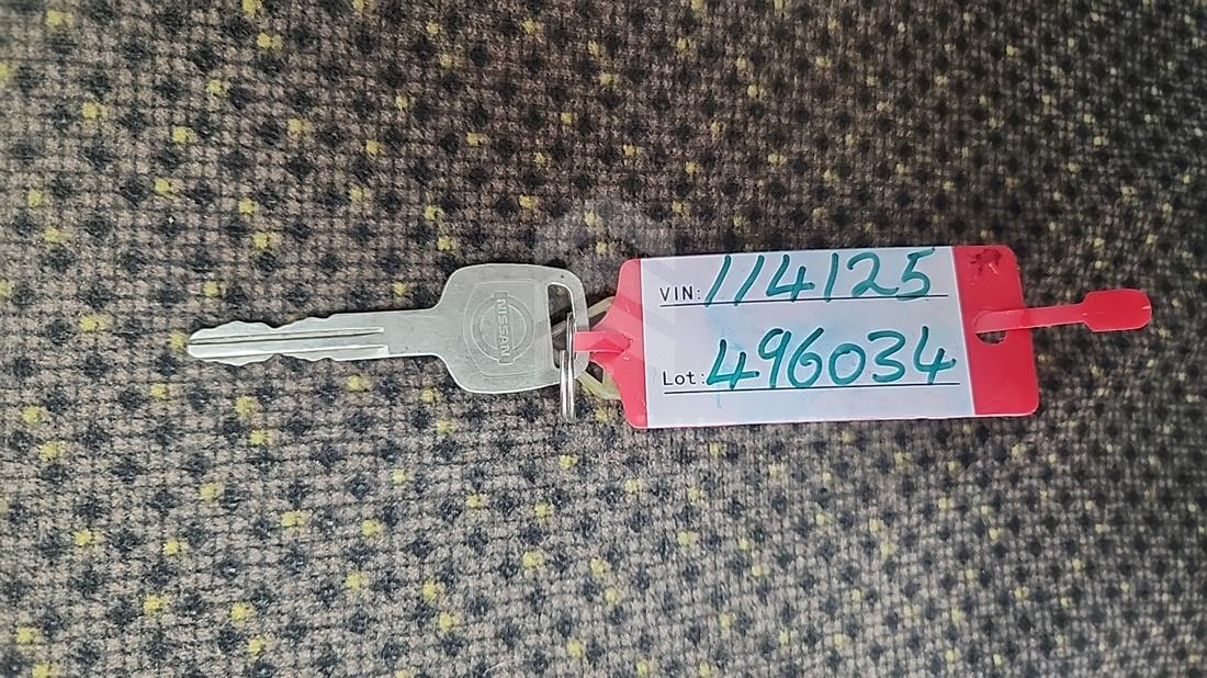 2010 Nissan Urvan — Keys — Photo 4