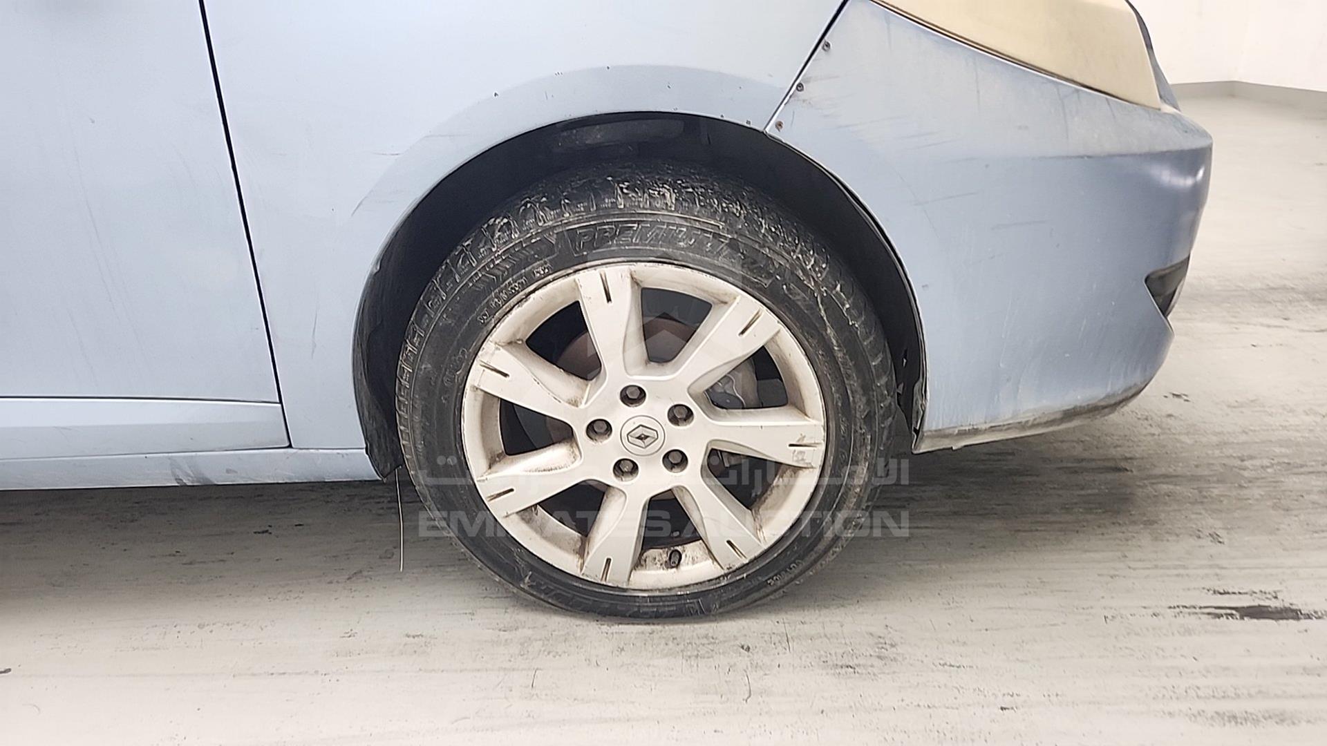 2012 RENAULT FLUENCE VIN: VF1LZLDT8CC246837