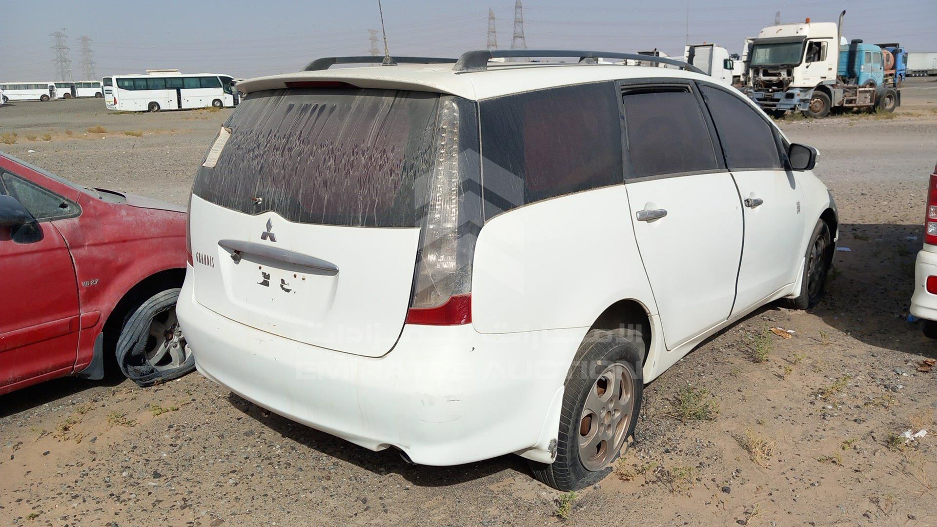 2005 MITSUBISHI GRANDIS VIN: JMYLRNA4W5Z703642