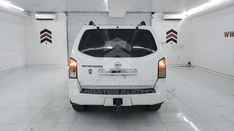 5N1AR1N87CC609082 Auction: EmiratesAuction Lot: 406027 5N1AR1N87CC609082 Nissan Pathfinder 2012 WHITE Photo 8