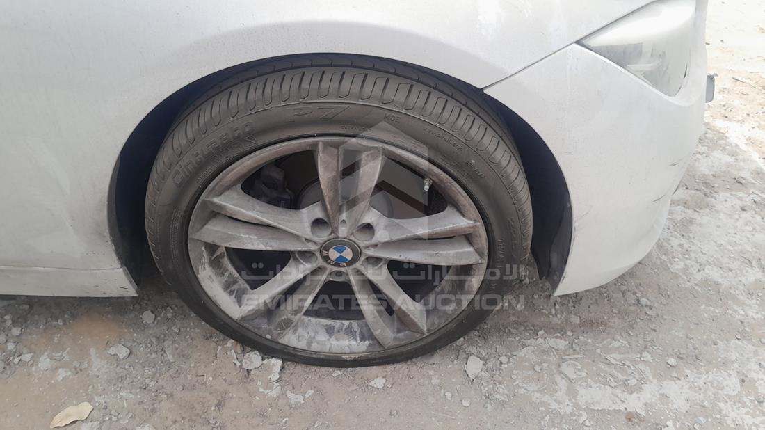 بي ام دبليو 318 اي ايه 2017 — الإطار الأمامي الأيمن — صورة 28