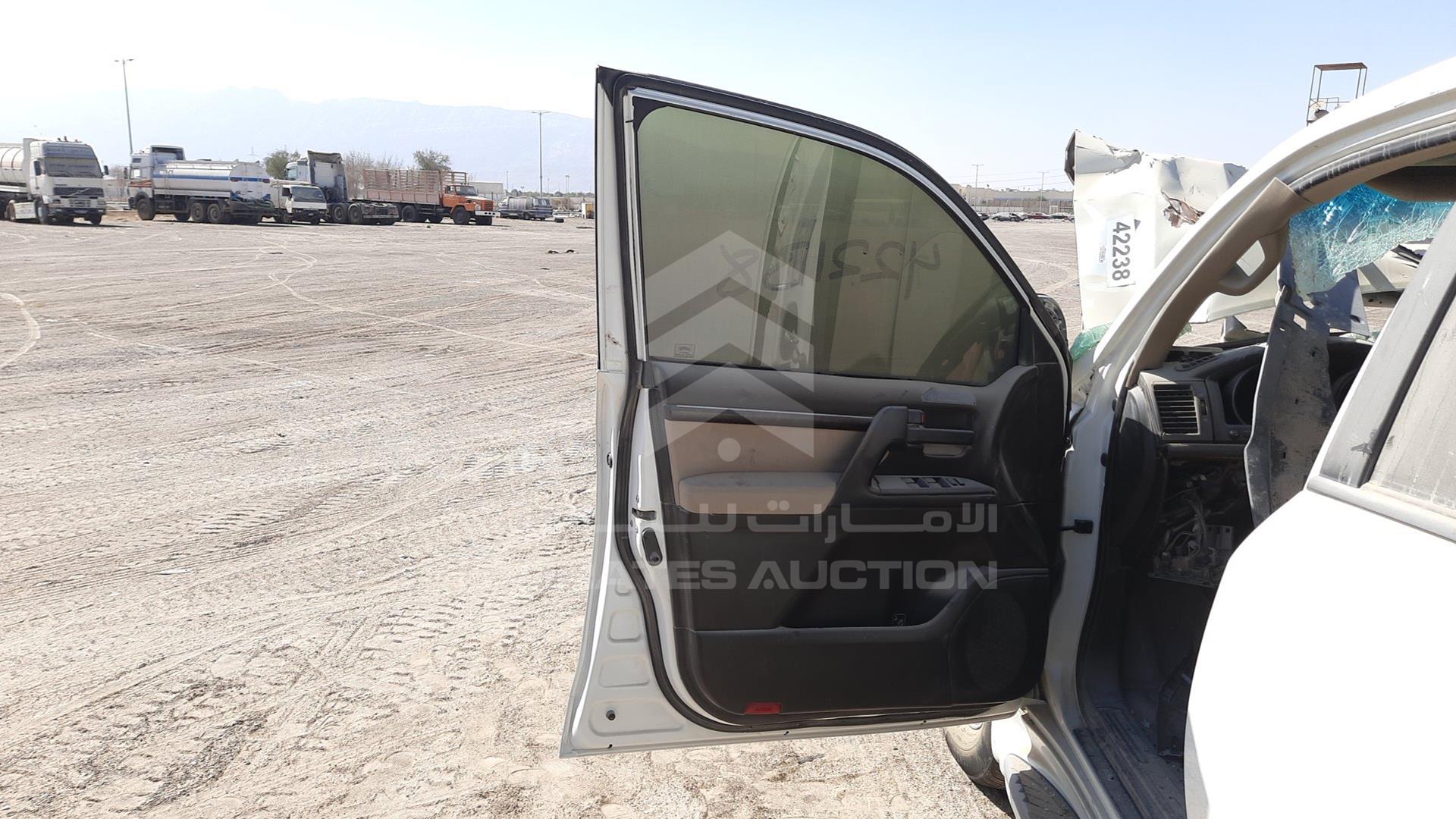 2008 TOYOTA LAND CRUISER VIN: JTMHT09J885006973