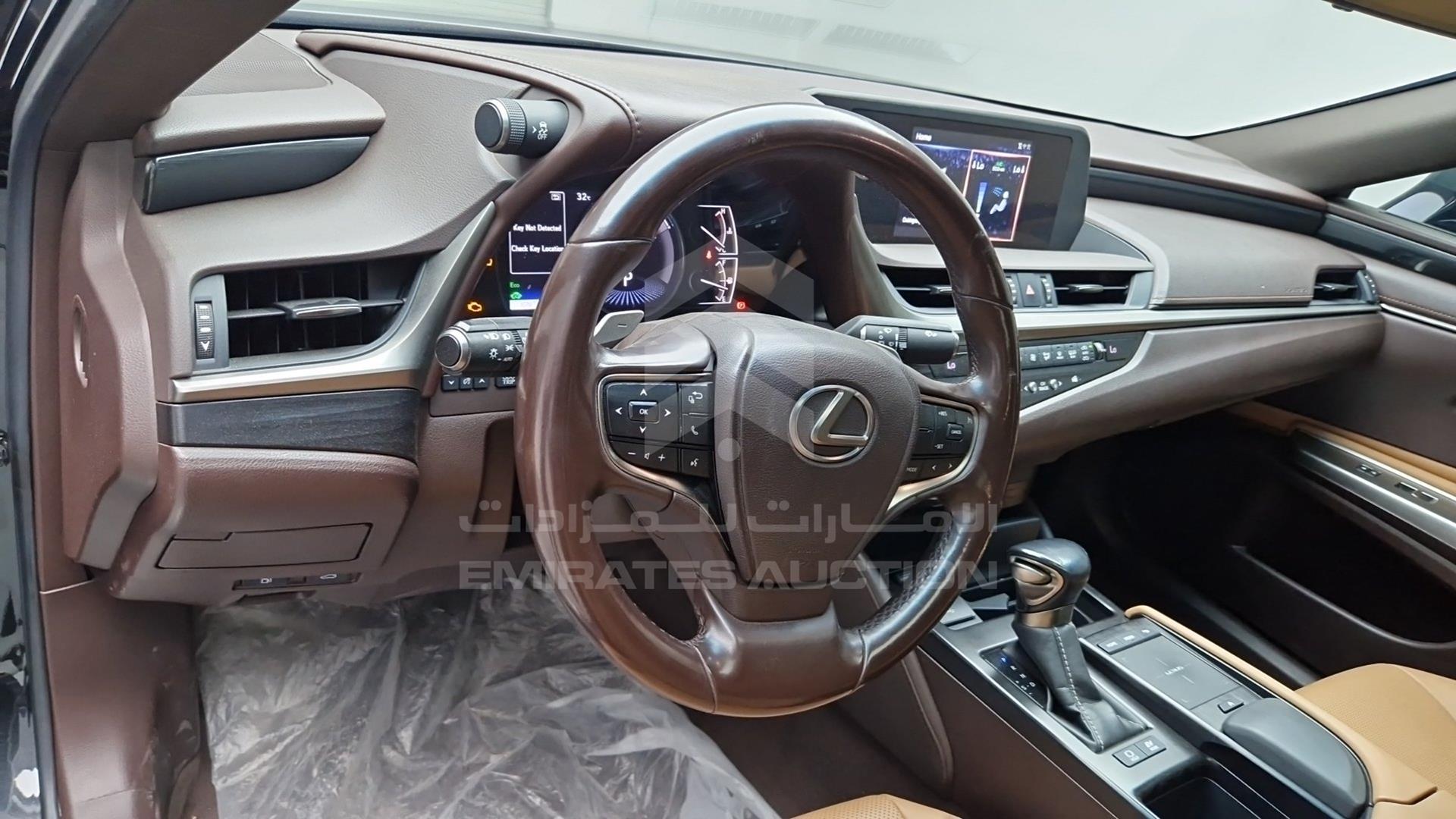 2021 LEXUS ES 300H VIN: JTHB21B15M2140116