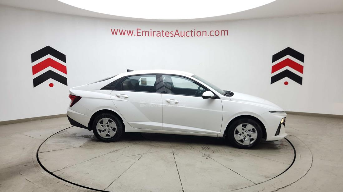 2025 Hyundai Accent — Right Full View — Photo 37