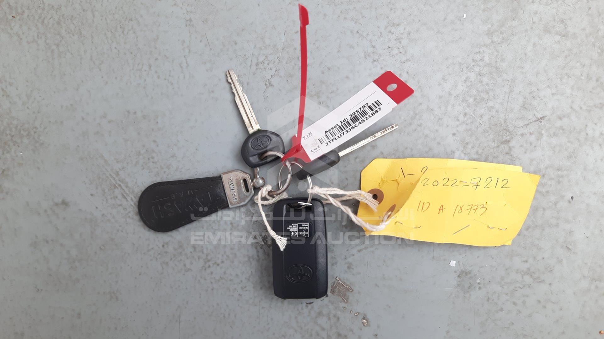 2012 TOYOTA LAND CRUISER VIN: JTFLU73J6C4521887