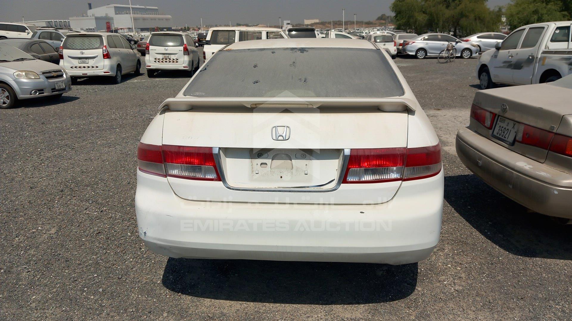 2005 HONDA ACCORD VIN: JHMCM56565C400442