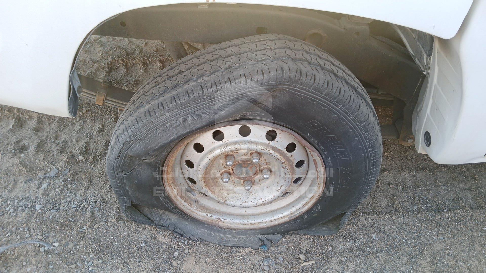2000 TOYOTA HILUX VIN: JTFEG426010022941