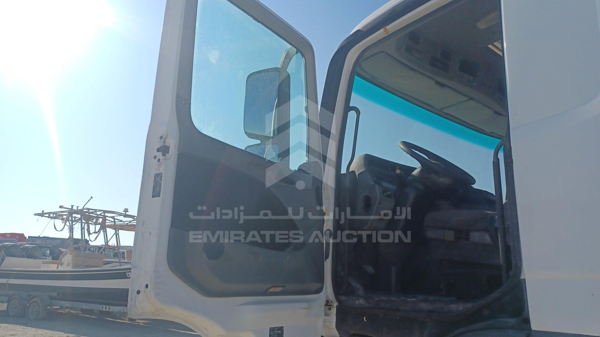 2008 MERCEDES --- VIN: WDA9HDAB68L293553