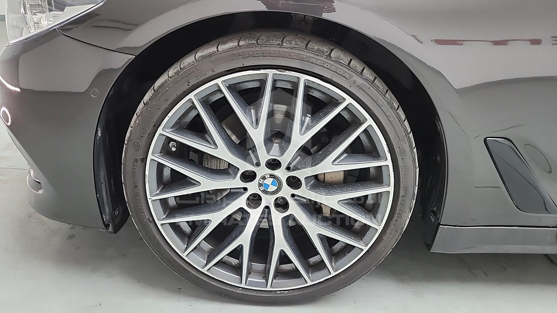 2018 BMW 540I VIN: WBAJB3104JG970972