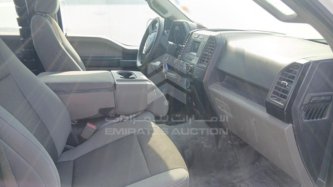 فورد اف 150 2019 — زاوية الراكب الأمامي للمقعد — صورة 24