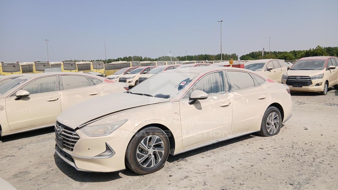 2021 Hyundai Sonata Hybrid — Front Left Angle — Photo 6