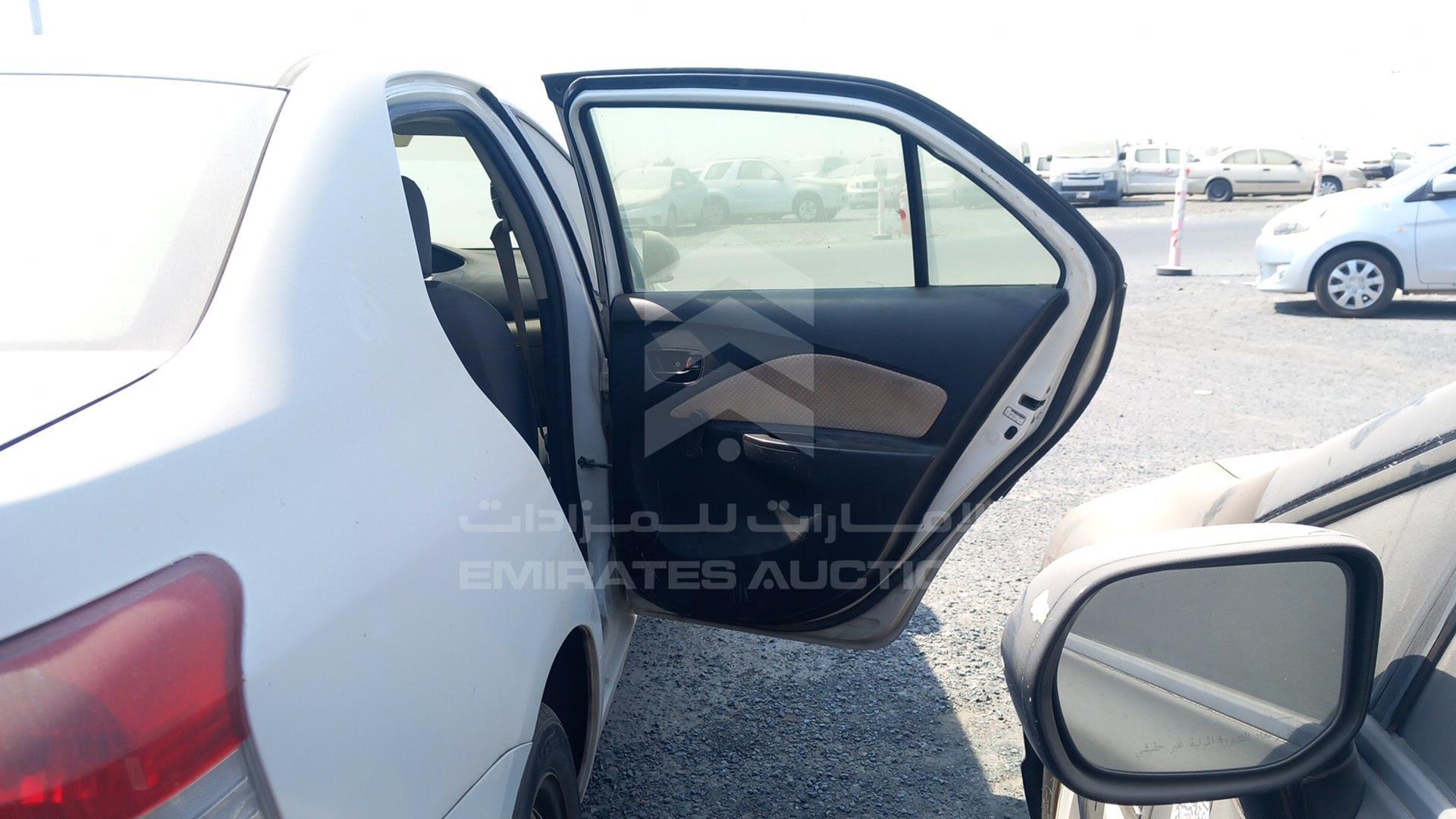 2006 TOYOTA YARIS VIN: JTDBW933561011032