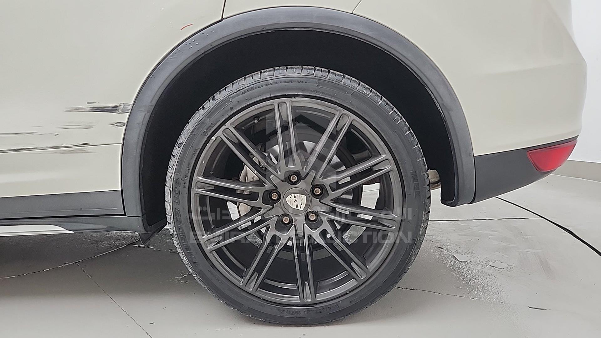 2011 PORSCHE CAYENNE VIN: WP1ZZZ92ZBLA41361