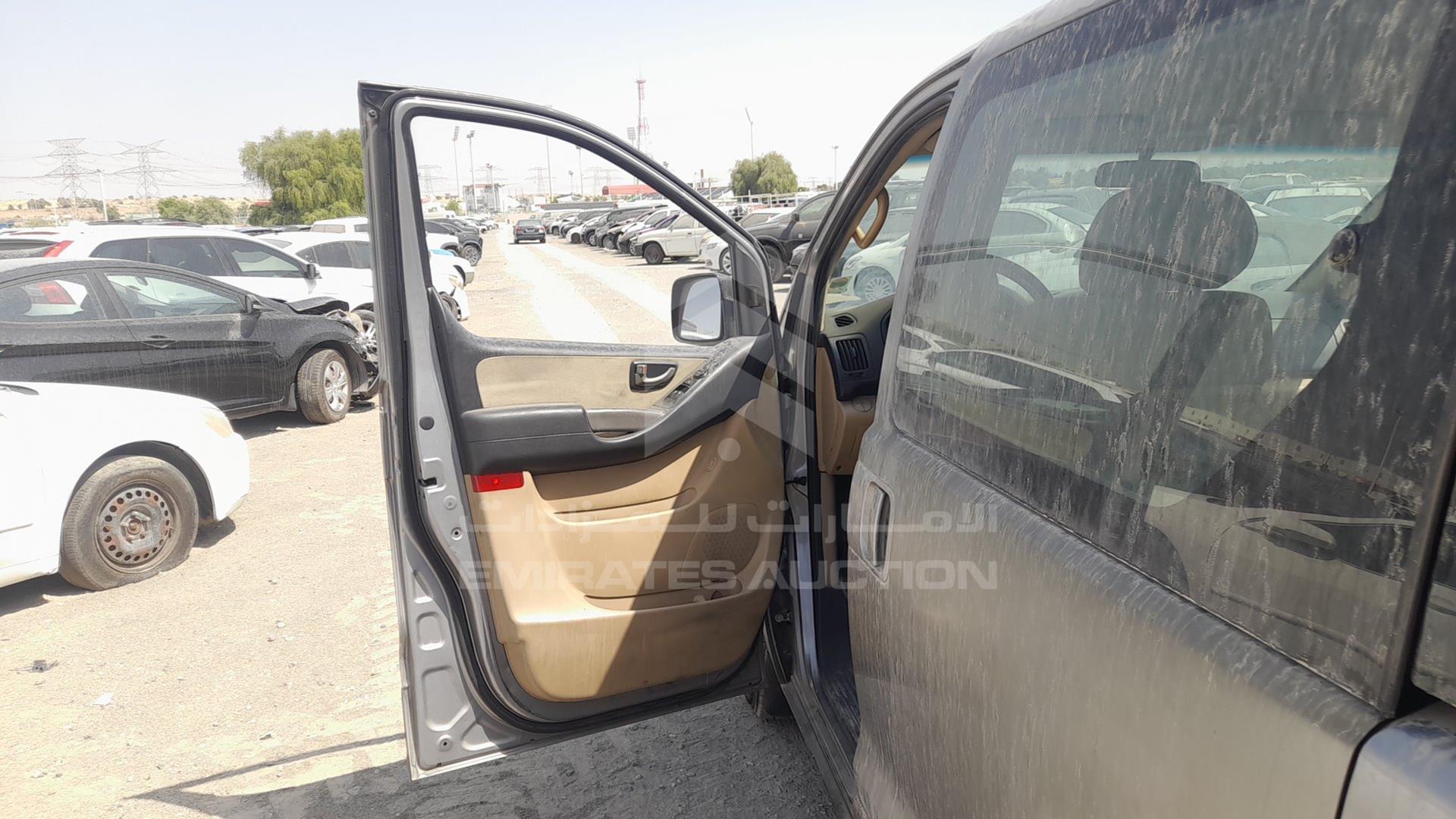 2012 HYUNDAI H1 VIN: KMHWH81R6CU404489