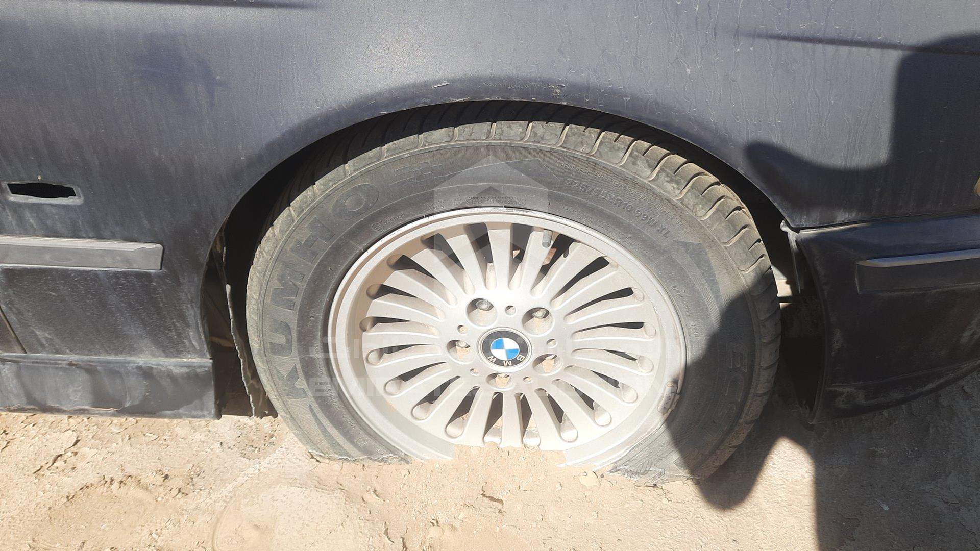 0 BMW --- VIN: WBADD6107WBR48882