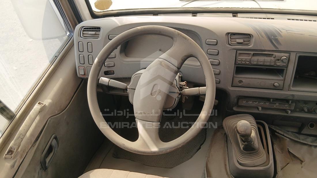 2006 Mitsubishi Rosa — Steering & Mounted Controls — Photo 14