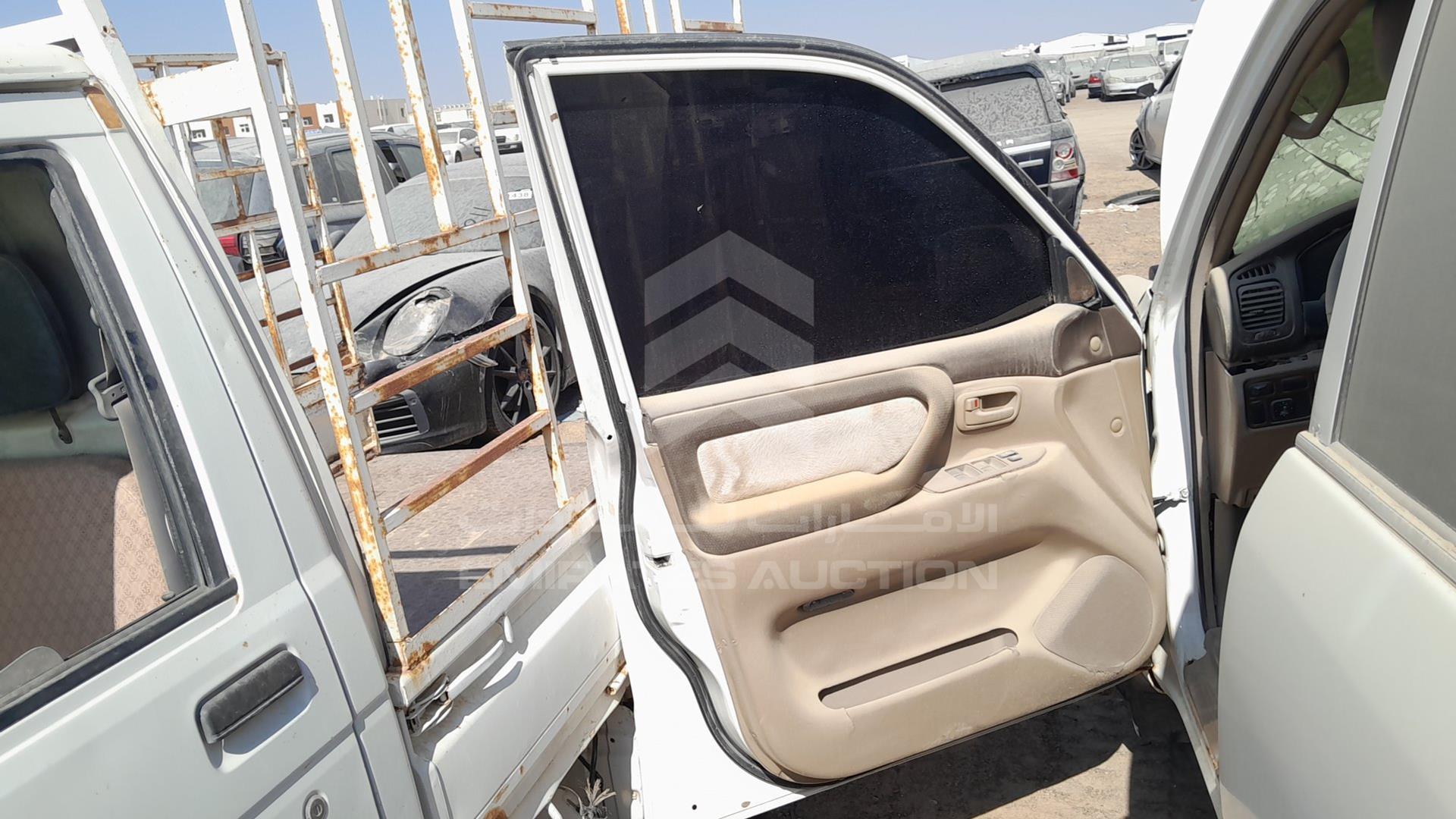 2001 TOYOTA LAND CRUISER VIN: JTEHT05J612002316