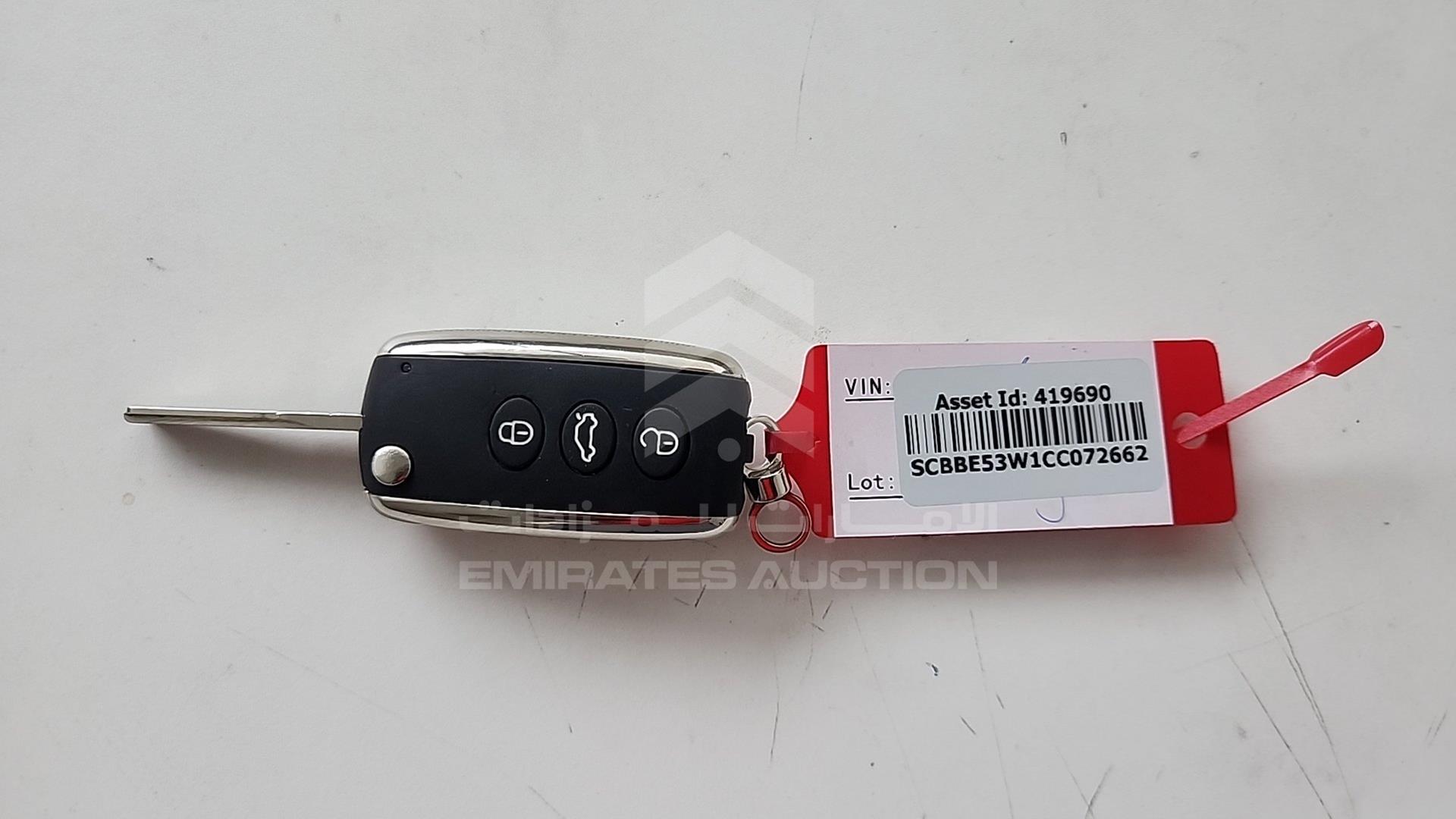 2012 BENTLEY FLYING SPUR VIN: SCBBE53W1CC072662