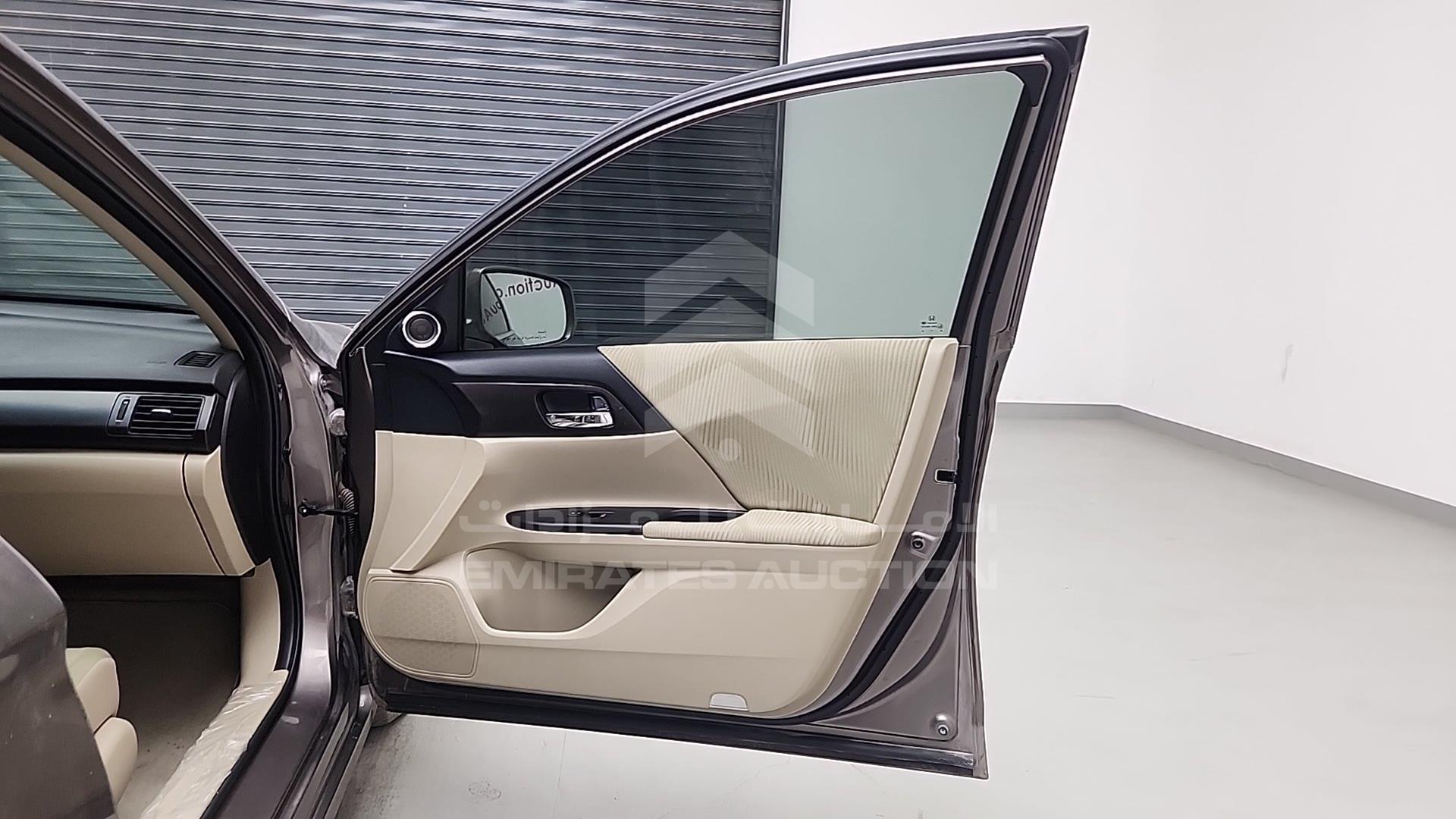 2015 HONDA ACCORD VIN: LUCCR2629F3414257