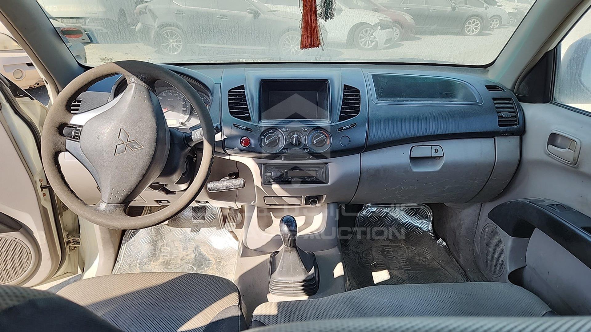 2014 MITSUBISHI L 200 VIN: MMBJNKA50ED004893
