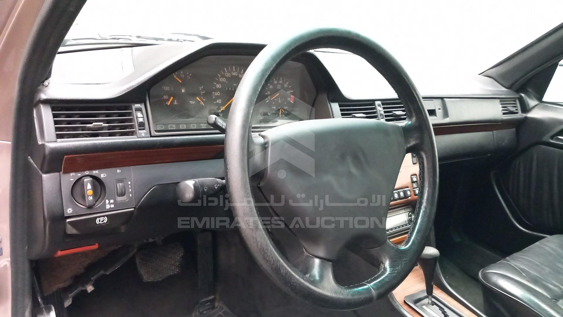 1993 MERCEDES E320 VIN: WDB1240321B880273