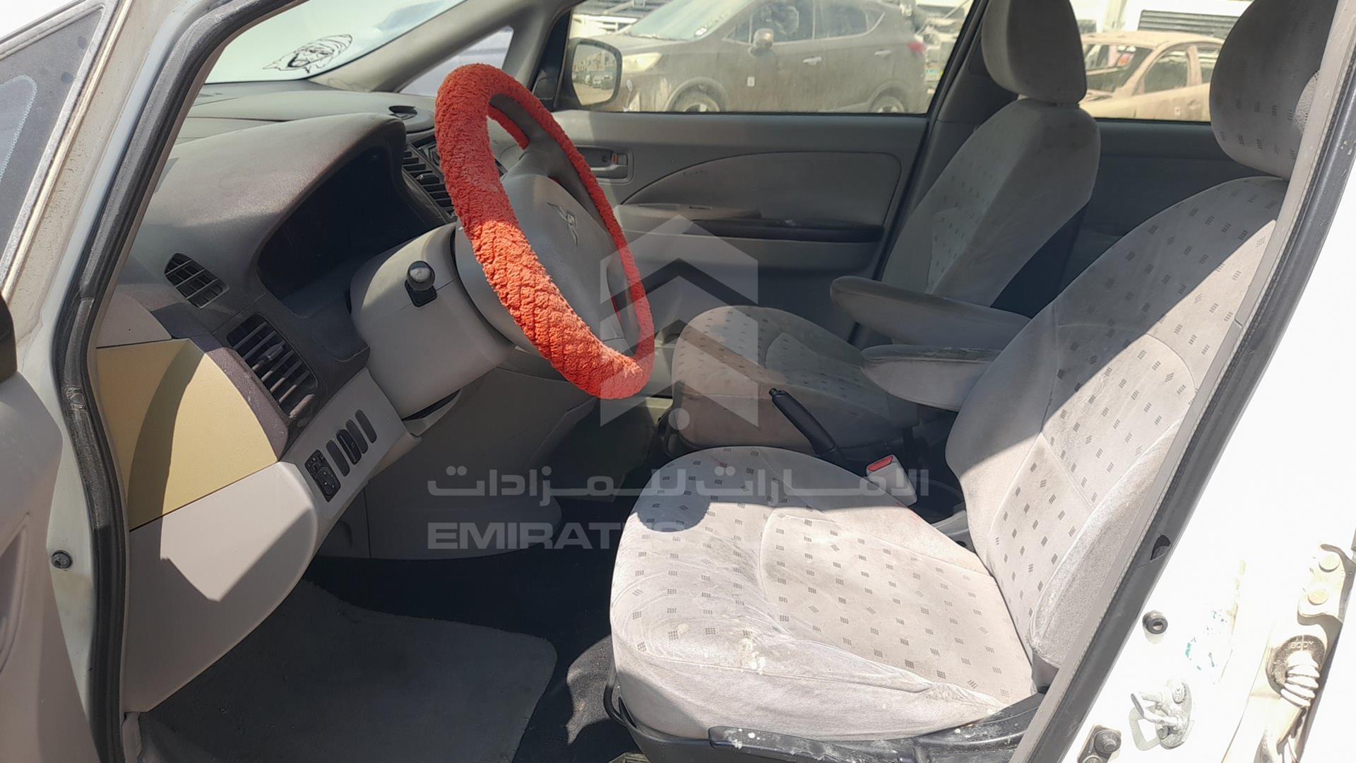 2005 MITSUBISHI GRANDIS VIN: JMYLRNA4W5Z703521