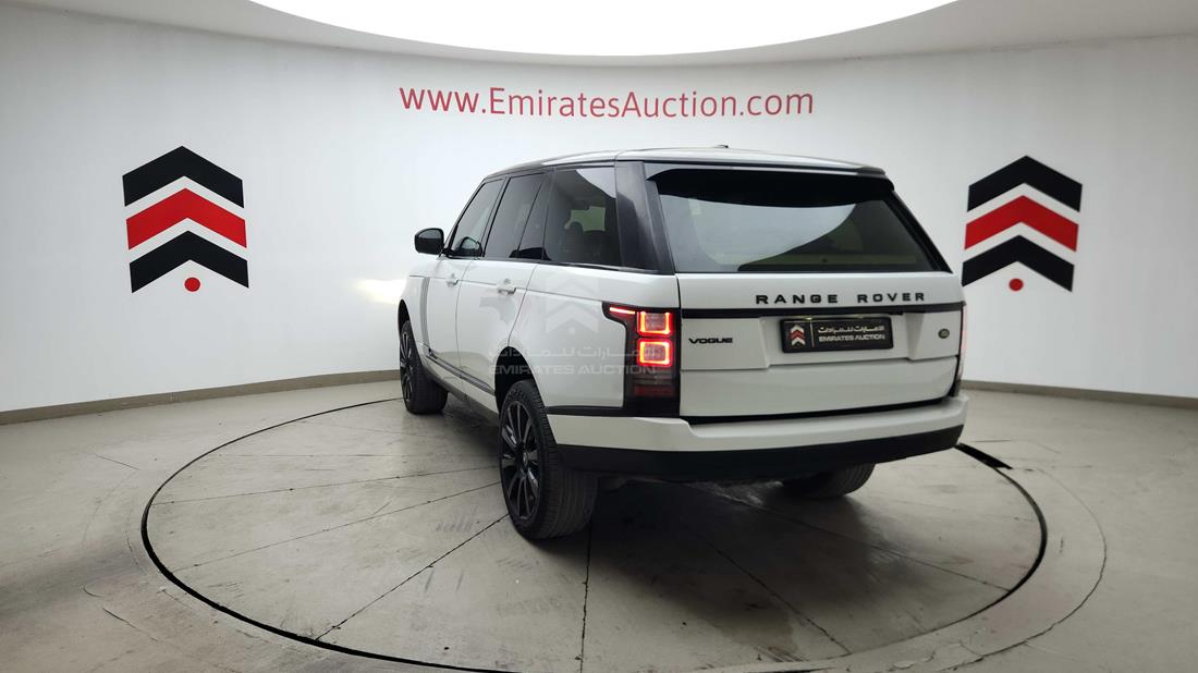 2016 Range Rover Vogue — Rear Left Angle — Photo 8