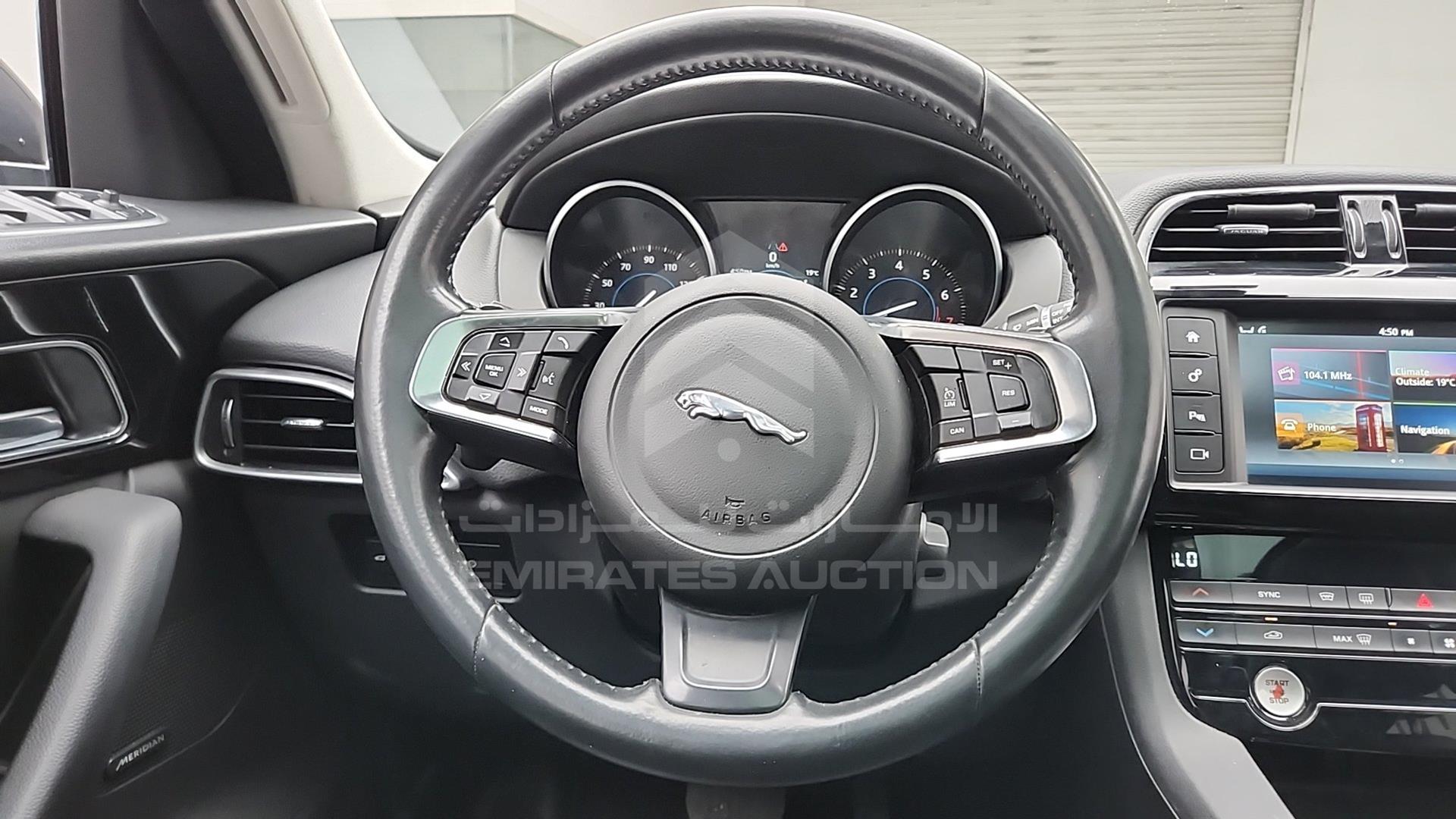 2018 JAGUAR F-PACE VIN: SADCJ2FX7JA251768