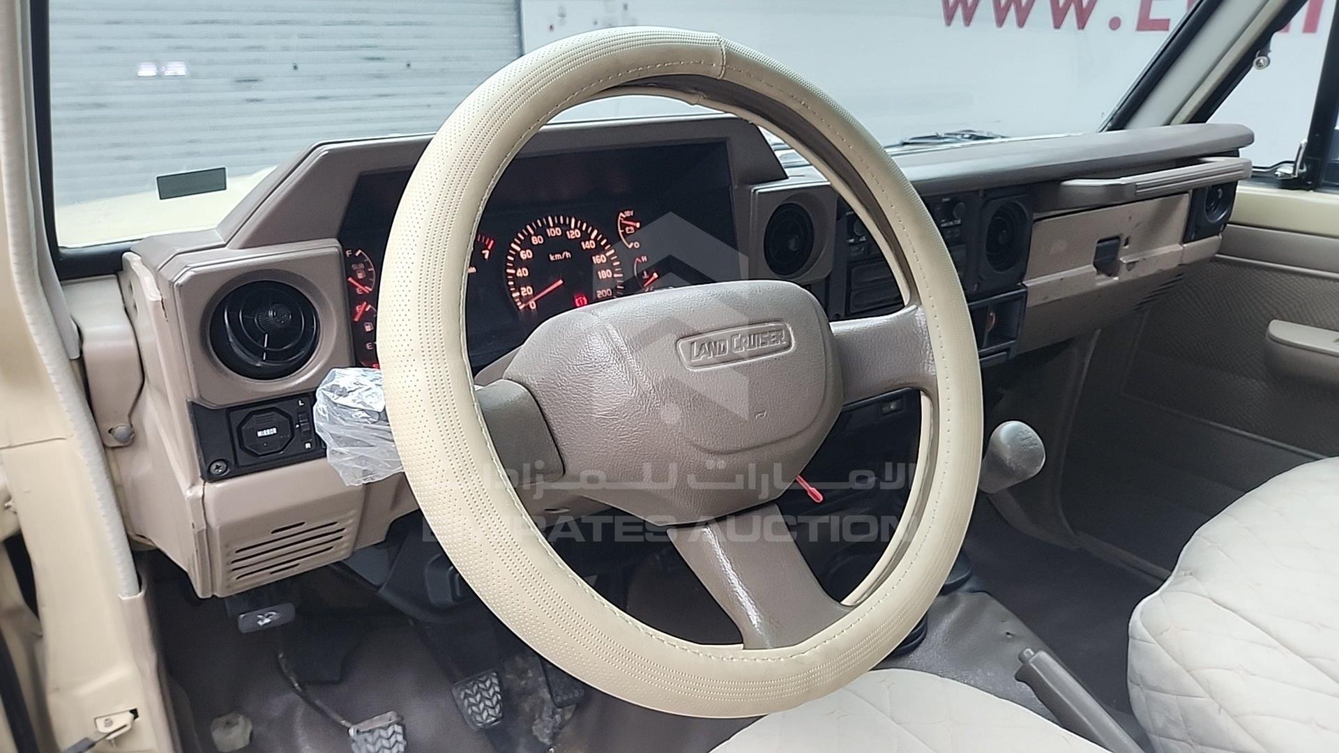 2009 TOYOTA LAND CRUISER VIN: JTFLJ73J196052911