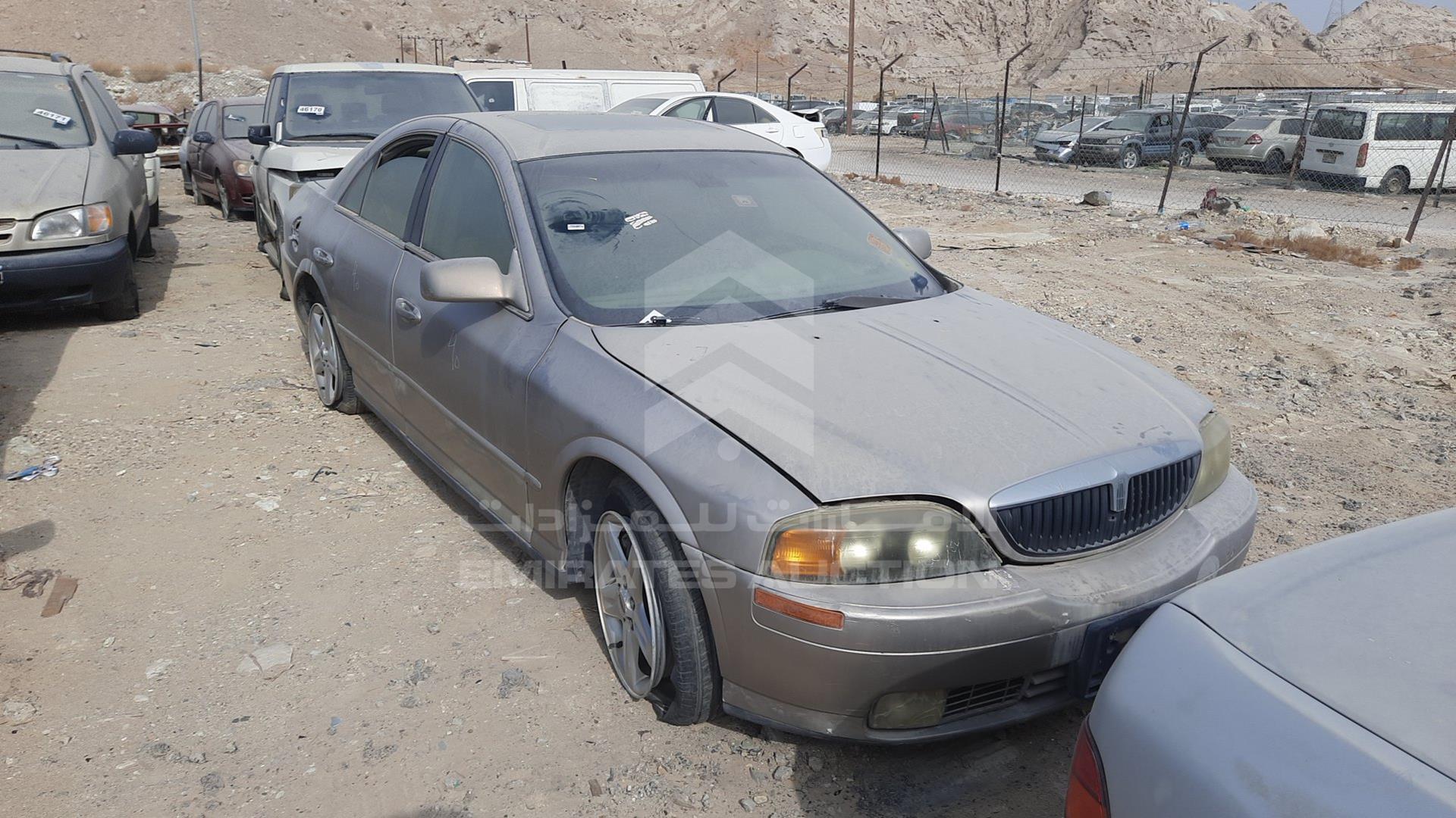 2002 LINCOLN --- VIN: 1LNHM87AX2Y678808