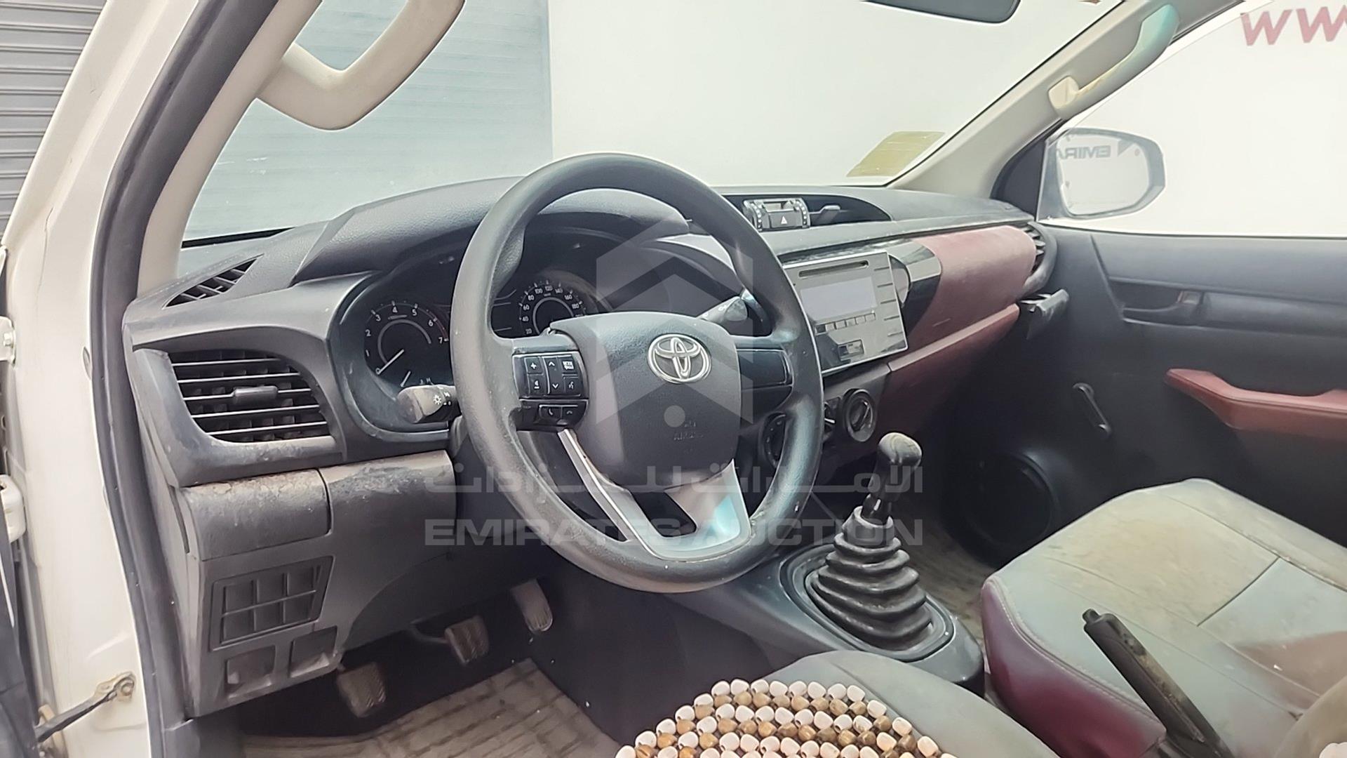 2016 TOYOTA HILUX VIN: MR0DX6CD4G0201541