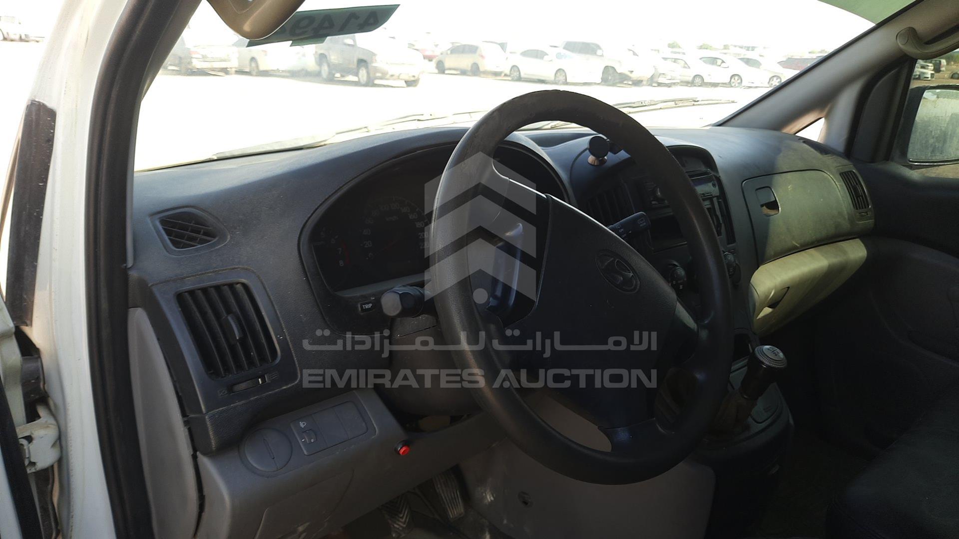 2012 HYUNDAI H1 VIN: KMHWG81R9CU464169