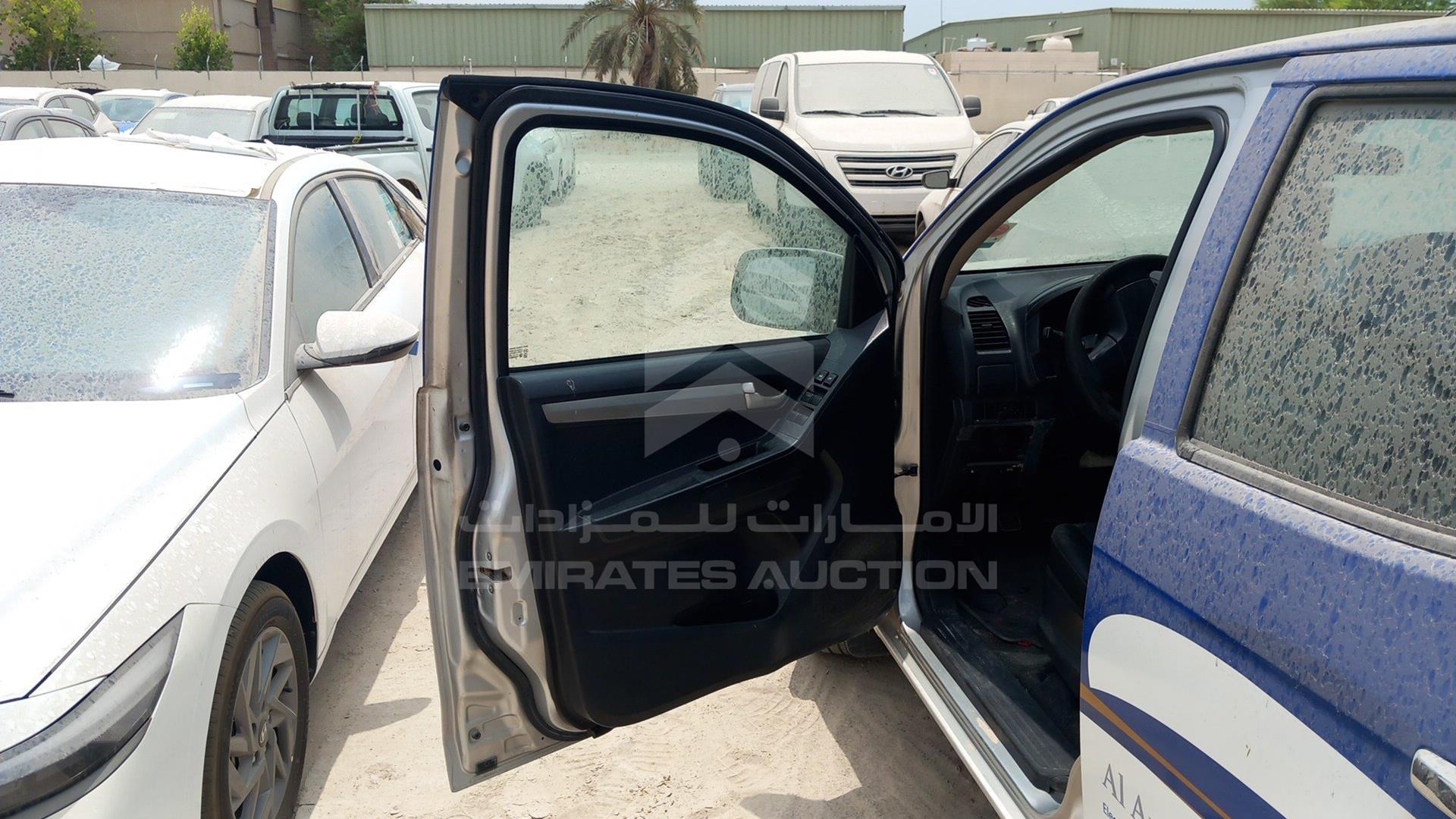 2015 ISUZU D-MAX VIN: MPAEL3317FT013569
