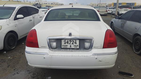 Lincoln Town Car 2005 1LNHM82W25Y663727 Image 28
