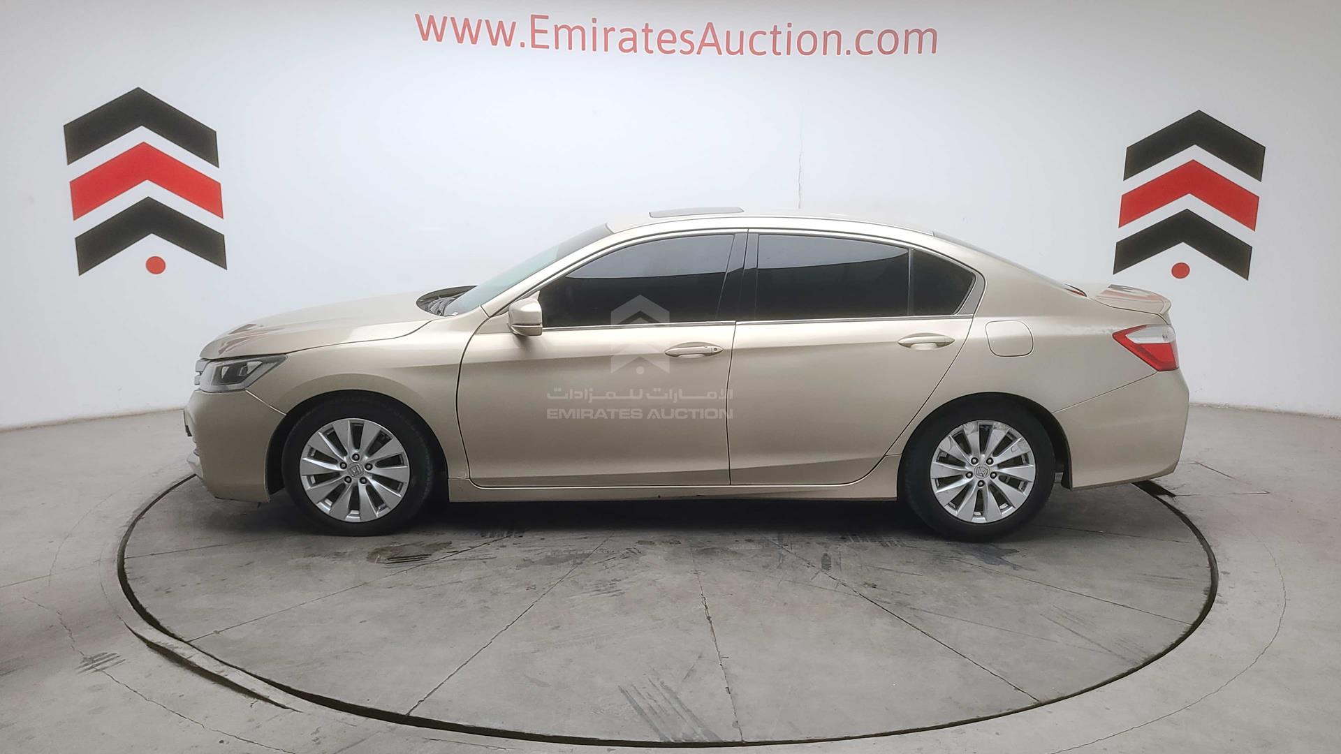 2016 HONDA ACCORD VIN: LUCCR2625G3405914