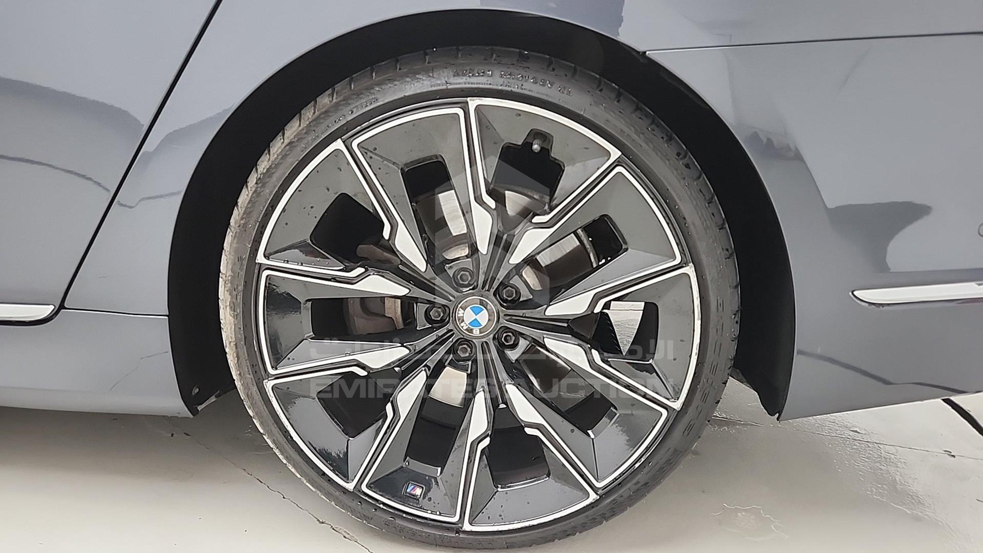 2016 BMW 740 VIN: WBA7E2C59GG546751