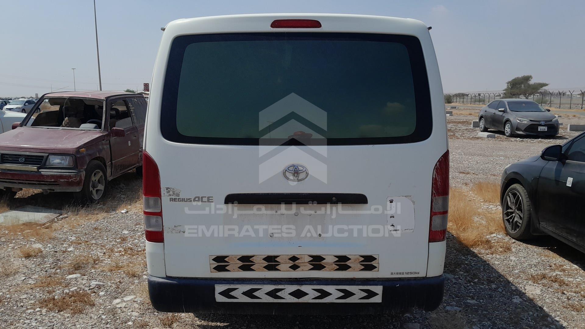 2006 TOYOTA HIACE VIN: JTFHX02P860009831