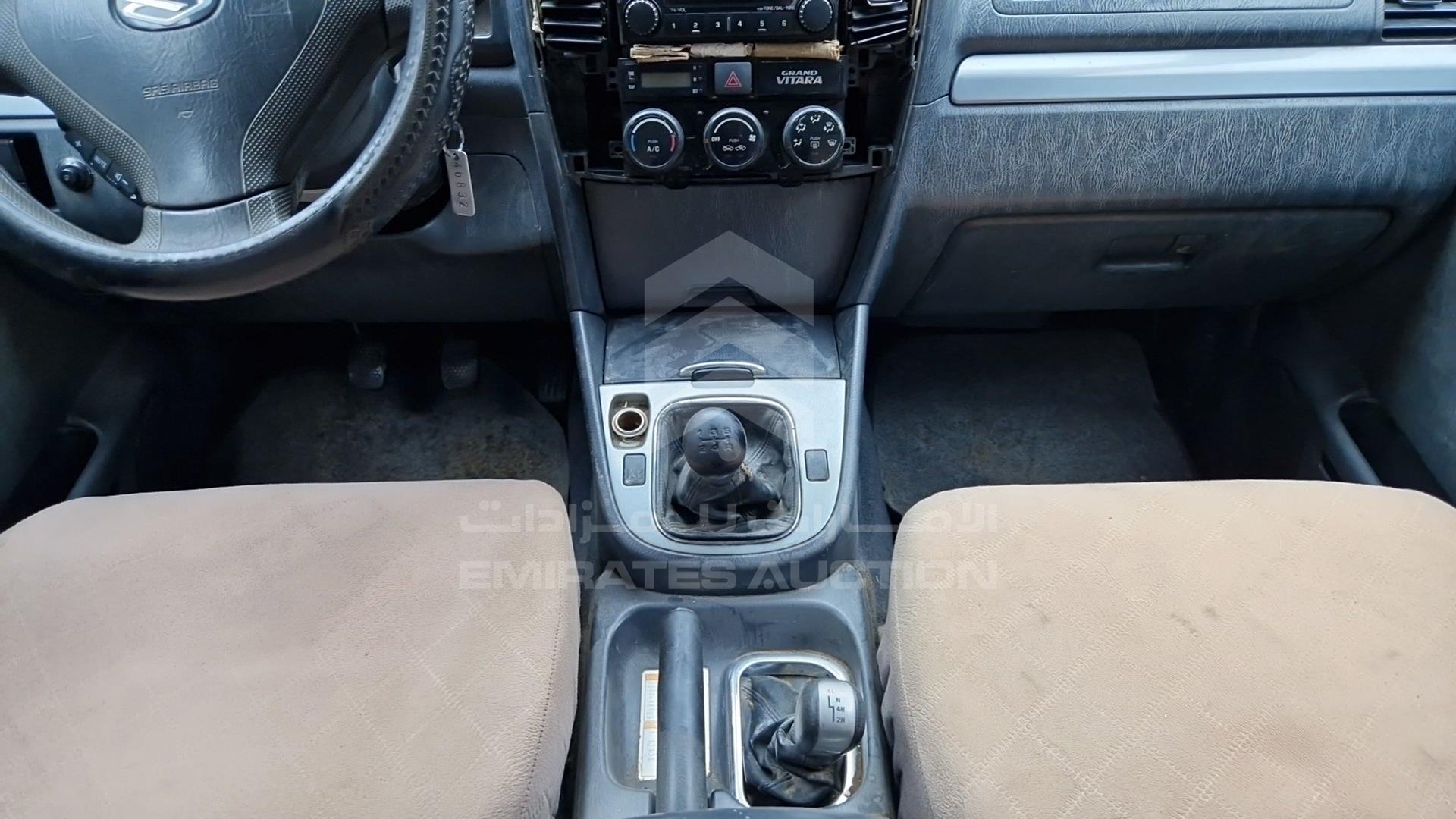 2004 SUZUKI GRAND VITARA VIN: JS3TD62V844104927